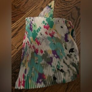 Multicolored floral pleated scarf